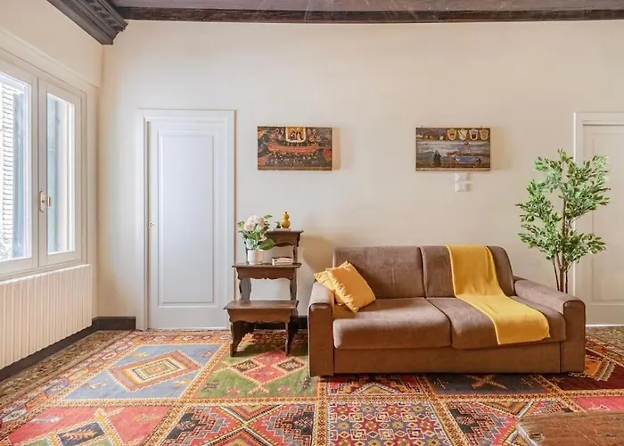 Canal View Luxury Heritage Retreat 2 Bedroom