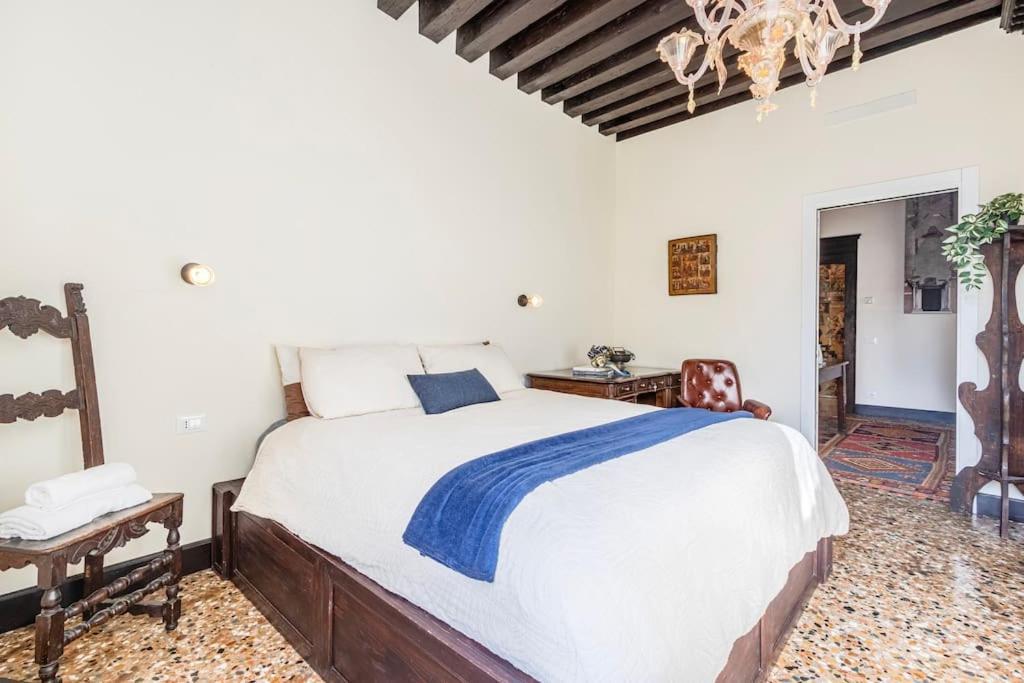 Canal View Luxury Heritage Retreat 2 Bedroom * Venise