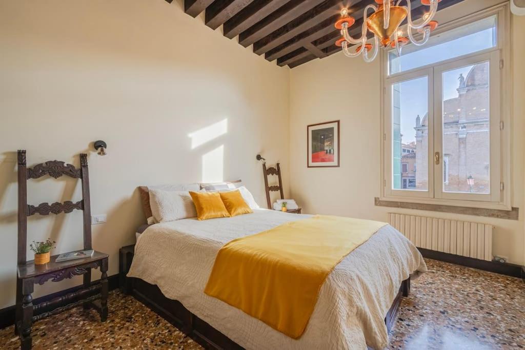 Canal View Luxury Heritage Retreat 2 Bedroom