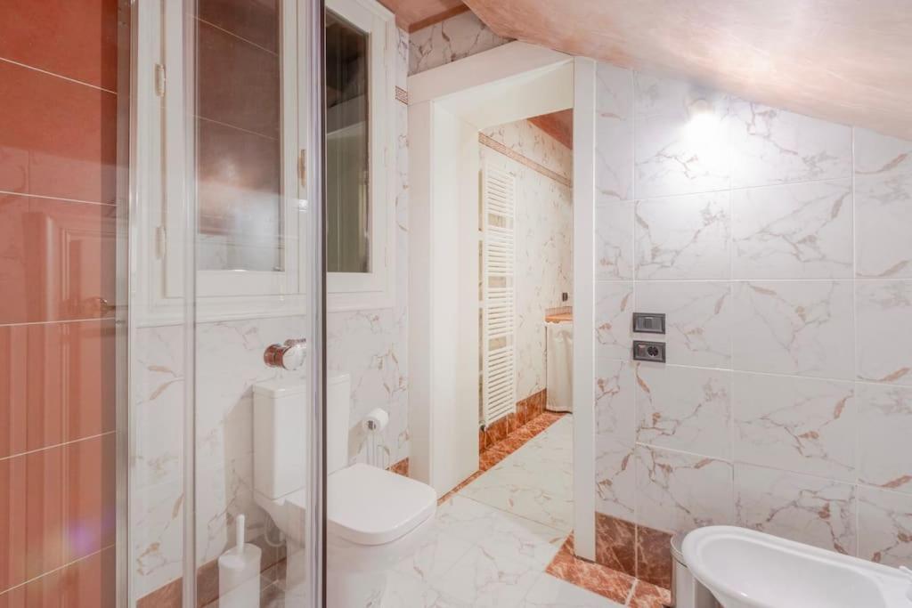 Canal View Luxury Heritage Retreat 2 Bedroom Venise