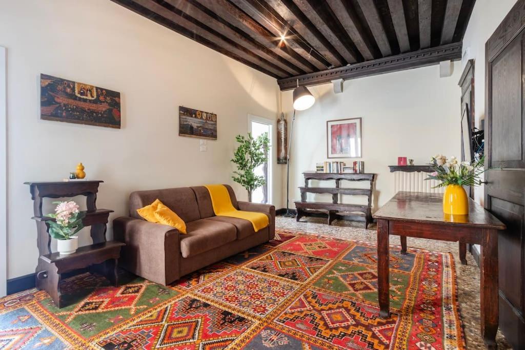 Canal View Luxury Heritage Retreat 2 Bedroom Appartement